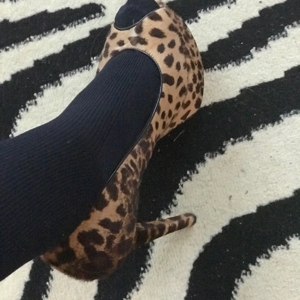 Brian Atwood leopard pony hair open toe pumps - Picture 3 of 16